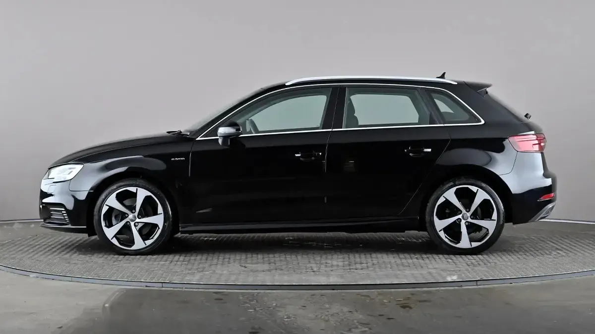 Used Audi A3 e-tron Performance 150 HP (110 kW) 2017 Black Hatchback