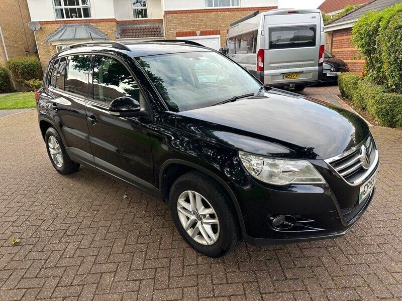 Black Used 2010 VW Tiguan S SUV | £2,999 (Fair price) - Image 1/4