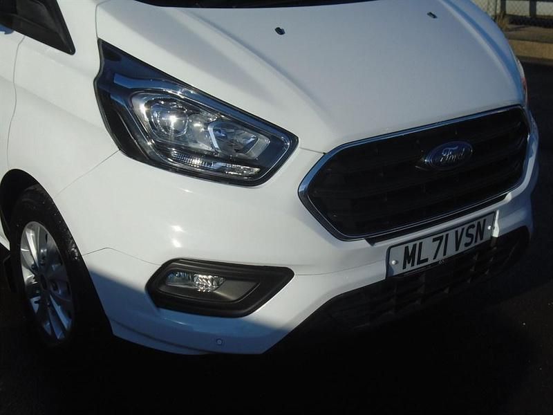 Used Ford Transit Custom Limited 130 HP (95 kW) 2021 White Van