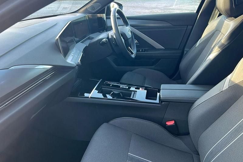 Used Vauxhall Astra S 131 HP (96 kW) 2025 Black Hatchback