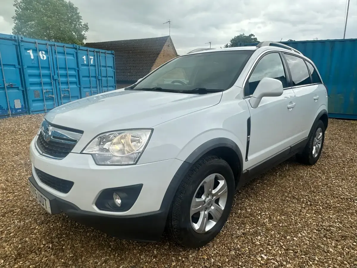 Used Vauxhall Antara 163 HP (119 kW) 2015 White SUV