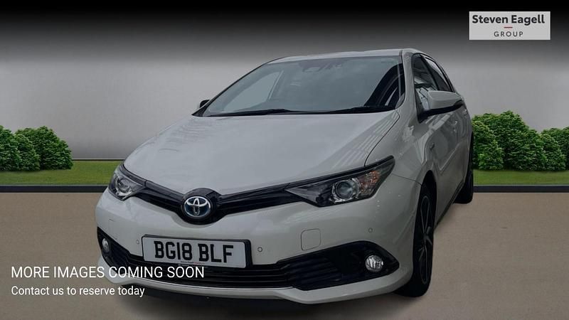 Used Toyota Auris Hybrid Design 2018 White Hatchback