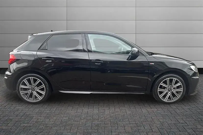 Usado Audi A1 S-Line 95 HP (69 kW) 2025 Preto SUV