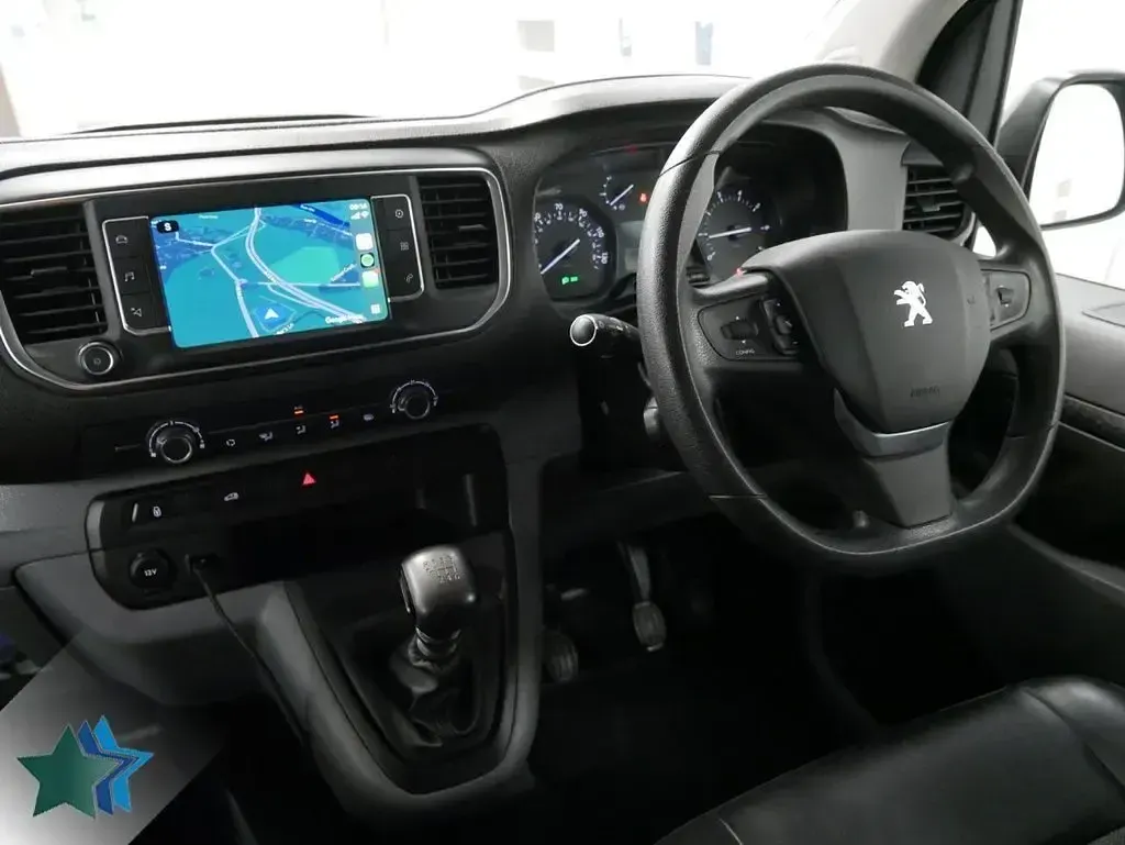 Used Peugeot Expert 100 HP (73 kW) 2021 White Van