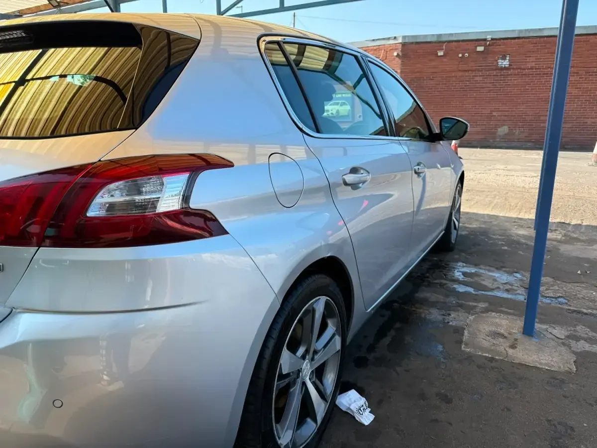 Used Peugeot 308 Allure 130 HP (95 kW) 2016 Silver Hatchback