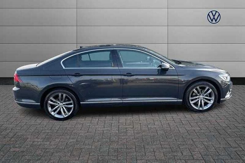 Begagnad VW Passat GT 150 HK (110 kW) 2019 Grå Sedan