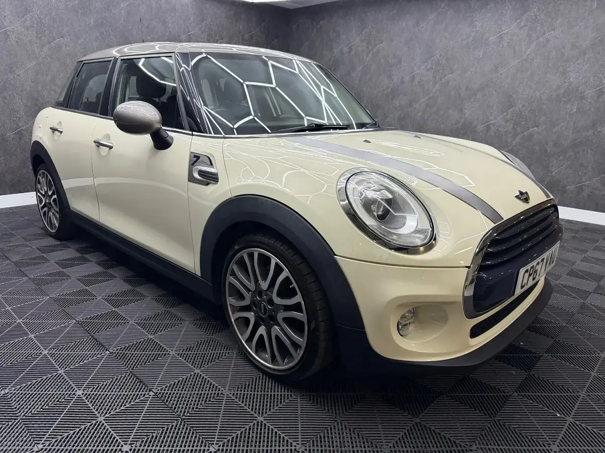 Used Mini Cooper Hatch 136 HP (100 kW) 2017 White Hatchback