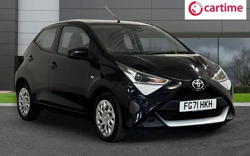 Used Toyota Aygo X-play 72 HP (52 kW) 2021 Hatchback