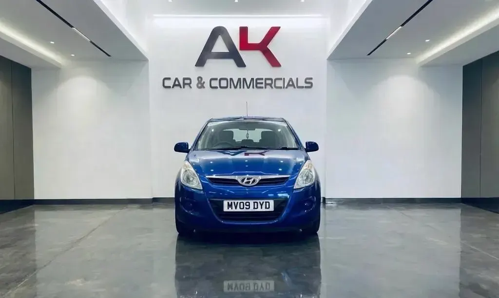 Käytetty Hyundai i20 Comfort 99 HP (72 kW) 2009 Sininen Viistoperä