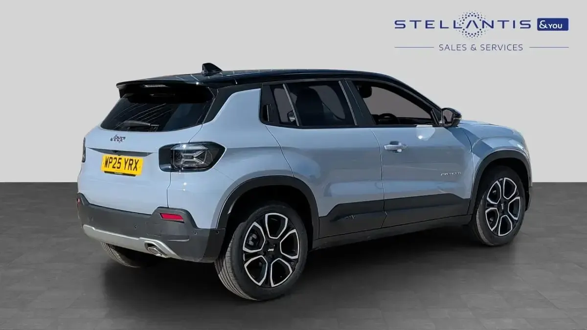 Used Jeep Avenger Summit 100 HP (73 kW) 2025 SUV