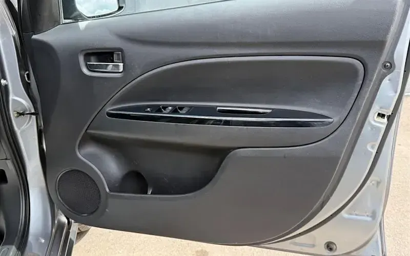 Used Mitsubishi Mirage 80 HP (58 kW) 2018 Grey Hatchback