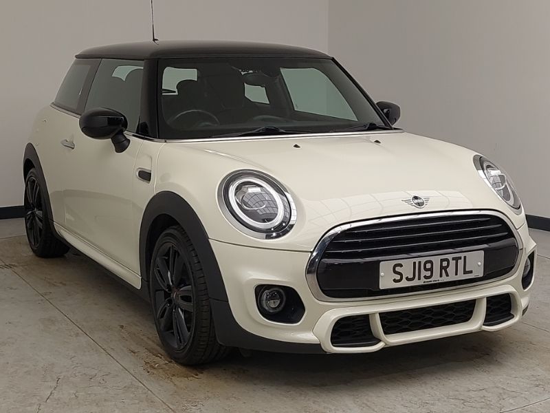 White Used 2019 Mini Cooper Sport Hatchback | £13,498 (Fair price) - Image 1/4