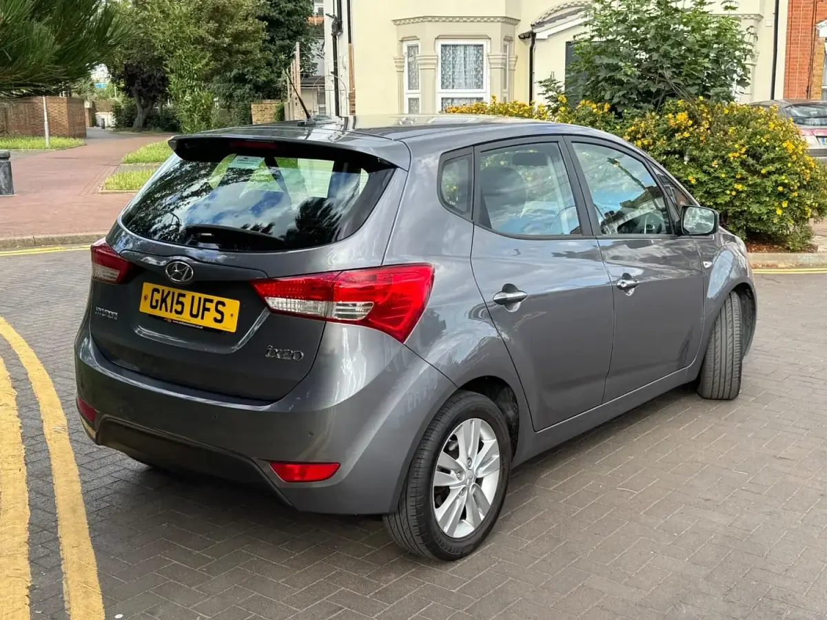 Used Hyundai ix20 Active 125 HP (91 kW) 2015 Grey Hatchback