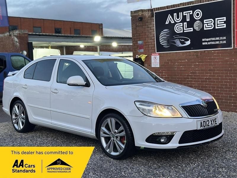 White Used 2012 Skoda Octavia vRS Hatchback | £3,990 (Fair price) - Image 1/3
