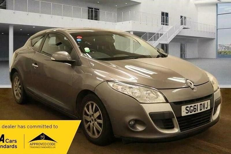 Used 2011 Renault Mégane III Expression Coupe | £1,390 (Fair price) - Image 1/1