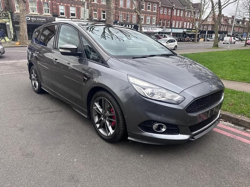 Begagnad Ford S-MAX ST-Line 2019 Grå Minibuss