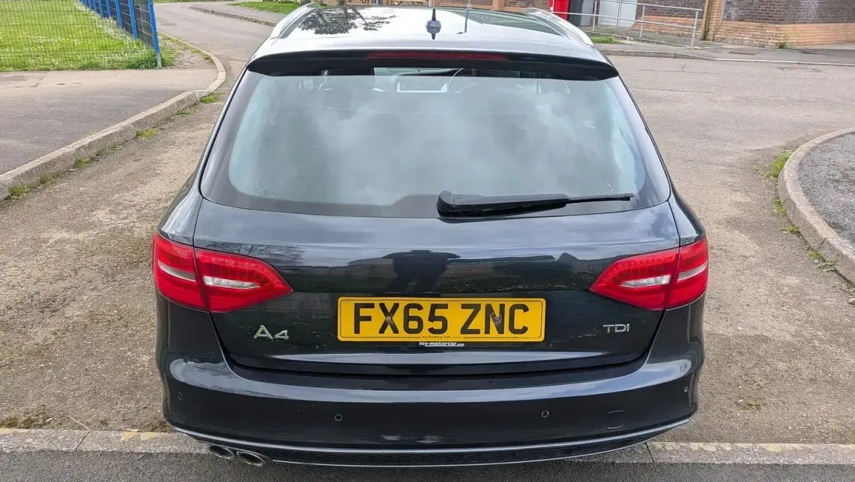 Used Audi A4 S-Line 150 HP (110 kW) 2015 Blue Estate