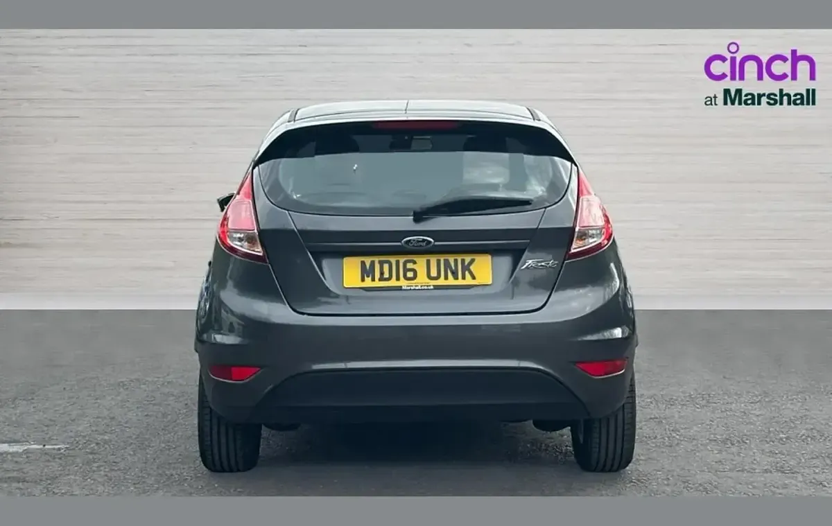 Used Ford Fiesta Zetec 80 HP (58 kW) 2016 Grey Hatchback