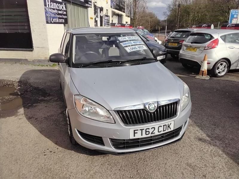 Used Skoda Fabia 60 HP (44 kW) 2012 Silver Hatchback