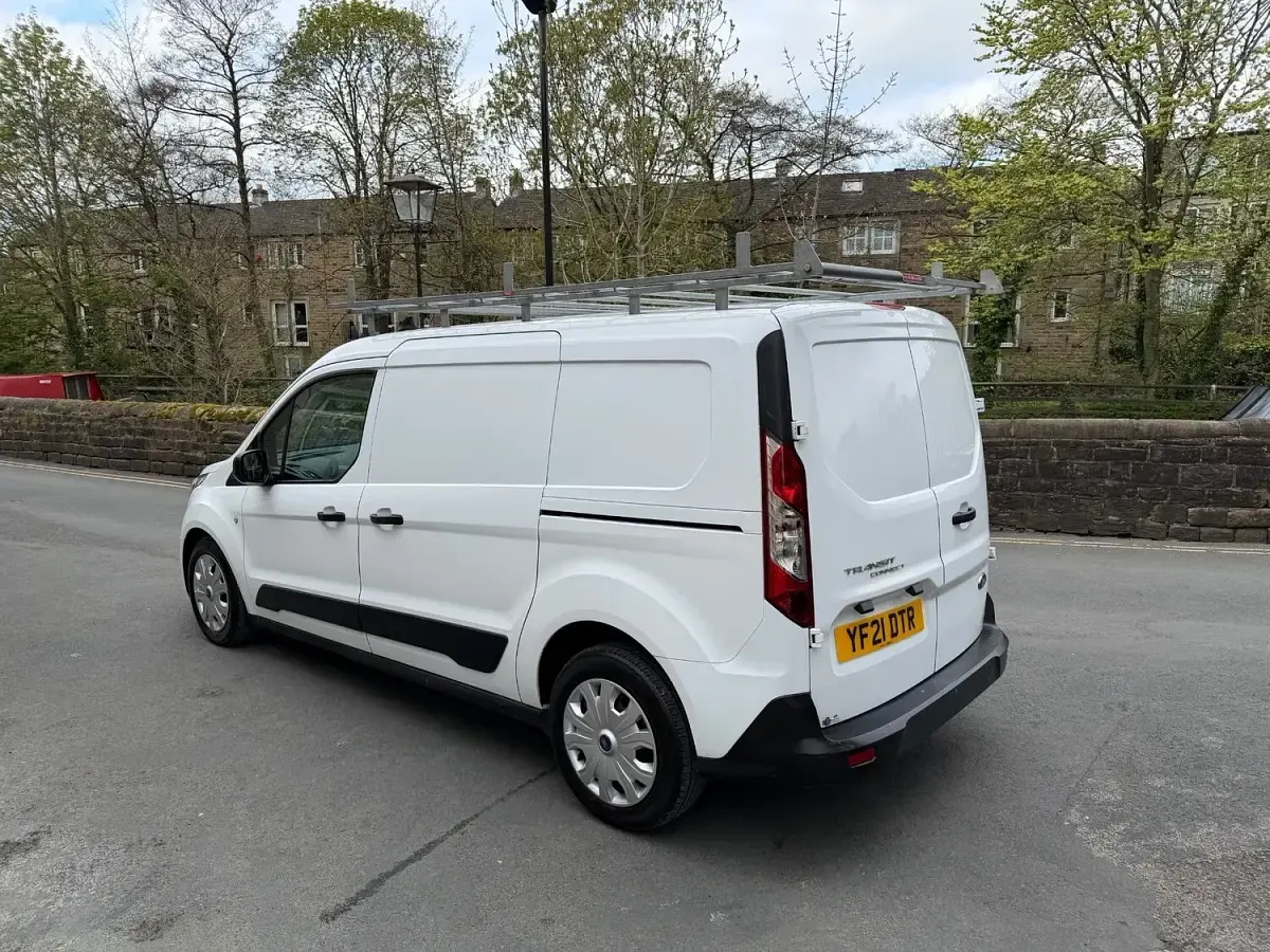 Used Ford Transit Connect Trend 100 HP (73 kW) 2021 White MPV