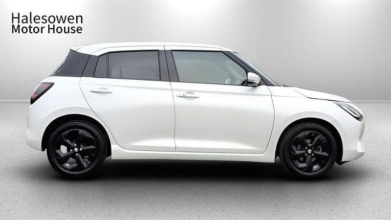 Used Suzuki Swift 82 HP (60 kW) 2025 White Hatchback