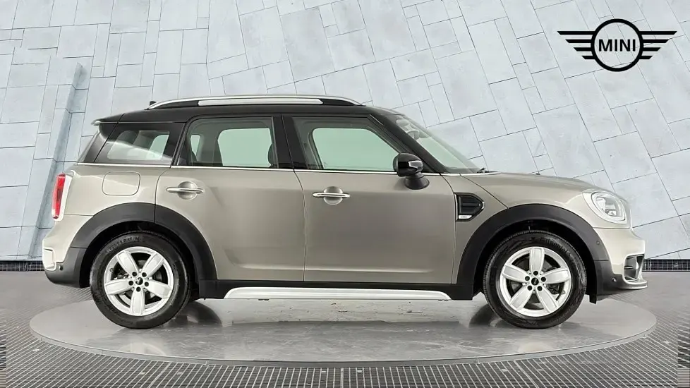 Used Mini Cooper Countryman 134 HP (98 kW) 2017 Silver SUV