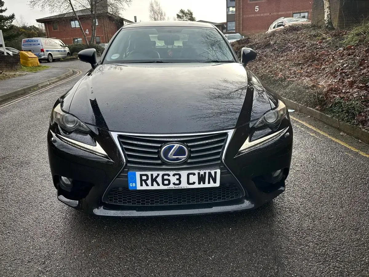Used Lexus IS300h 223 HP (164 kW) 2013 Black Sedan