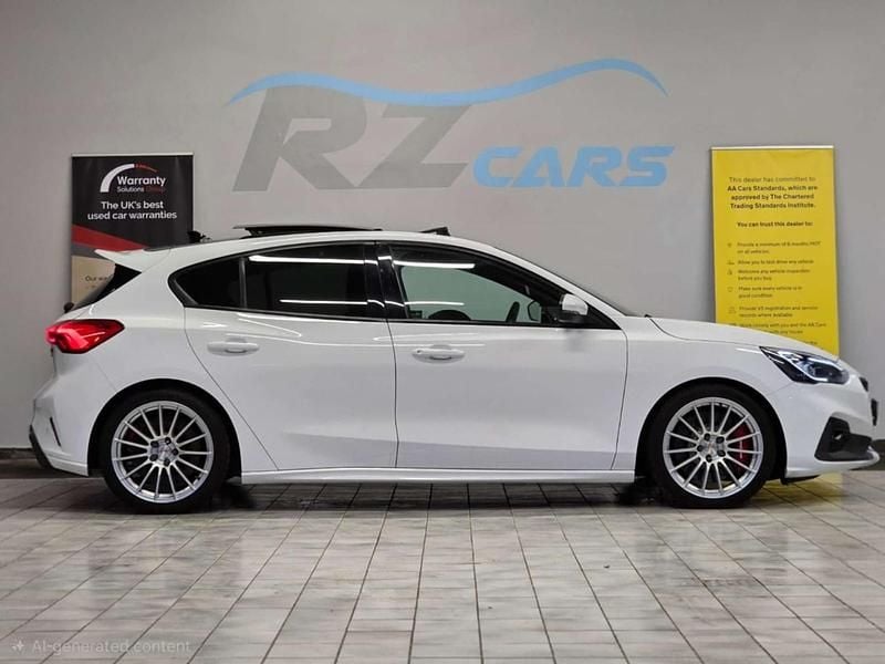 Used Ford Focus ST 2019 White Hatchback