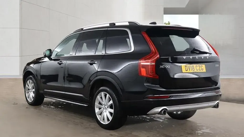 Used Volvo XC90 Momentum 2018 Black SUV