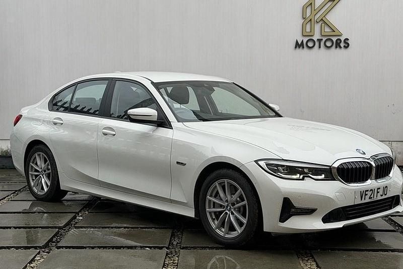 Used BMW 330e Comfort Edition 292 HP (214 kW) 2021 White Sedan