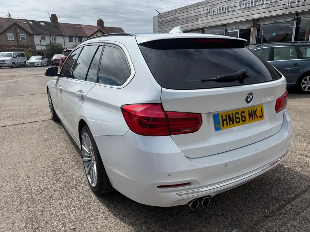 Used BMW 320 Luxury Line 2016 White Estate