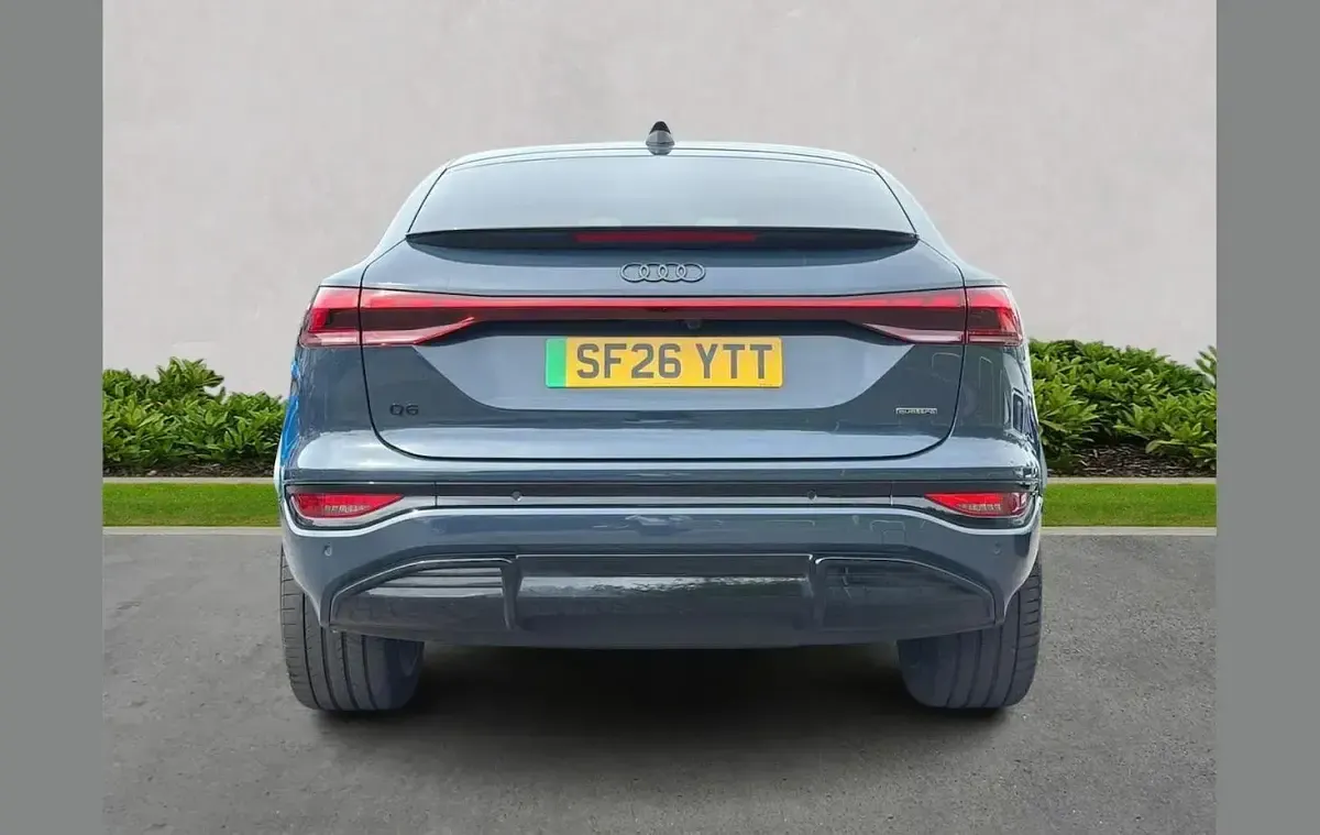 Used Audi Q6 e-tron Advanced 284 kW (387 HP) 2026 Blue SUV