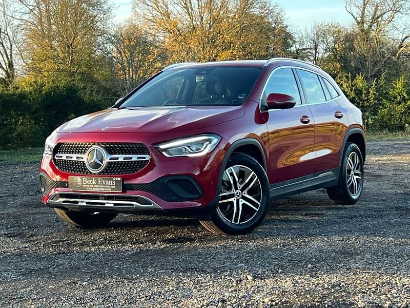 Used Mercedes GLA200 Executive 163 HP (119 kW) 2023 Red SUV