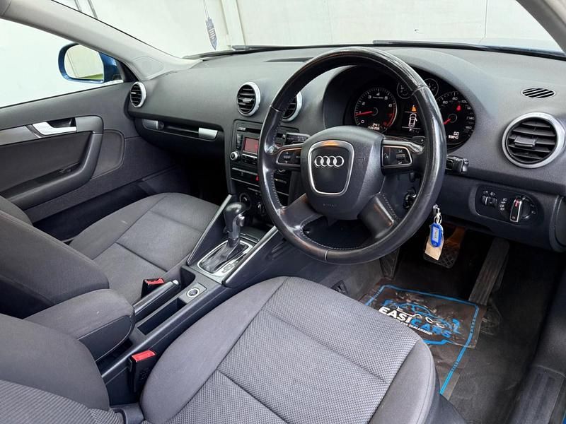 Używany Audi A3 Basis 2010 Niebieski Hatchback