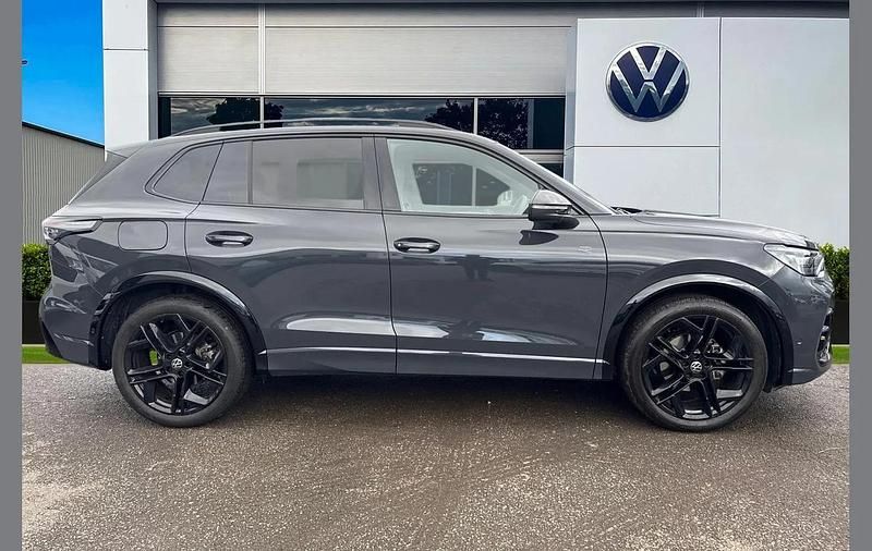 Used VW Tiguan R-line 147 HP (108 kW) 2025 Grey SUV