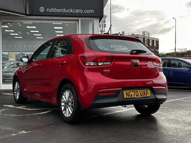 Used Kia Rio 99 HP (72 kW) 2020 Red Hatchback