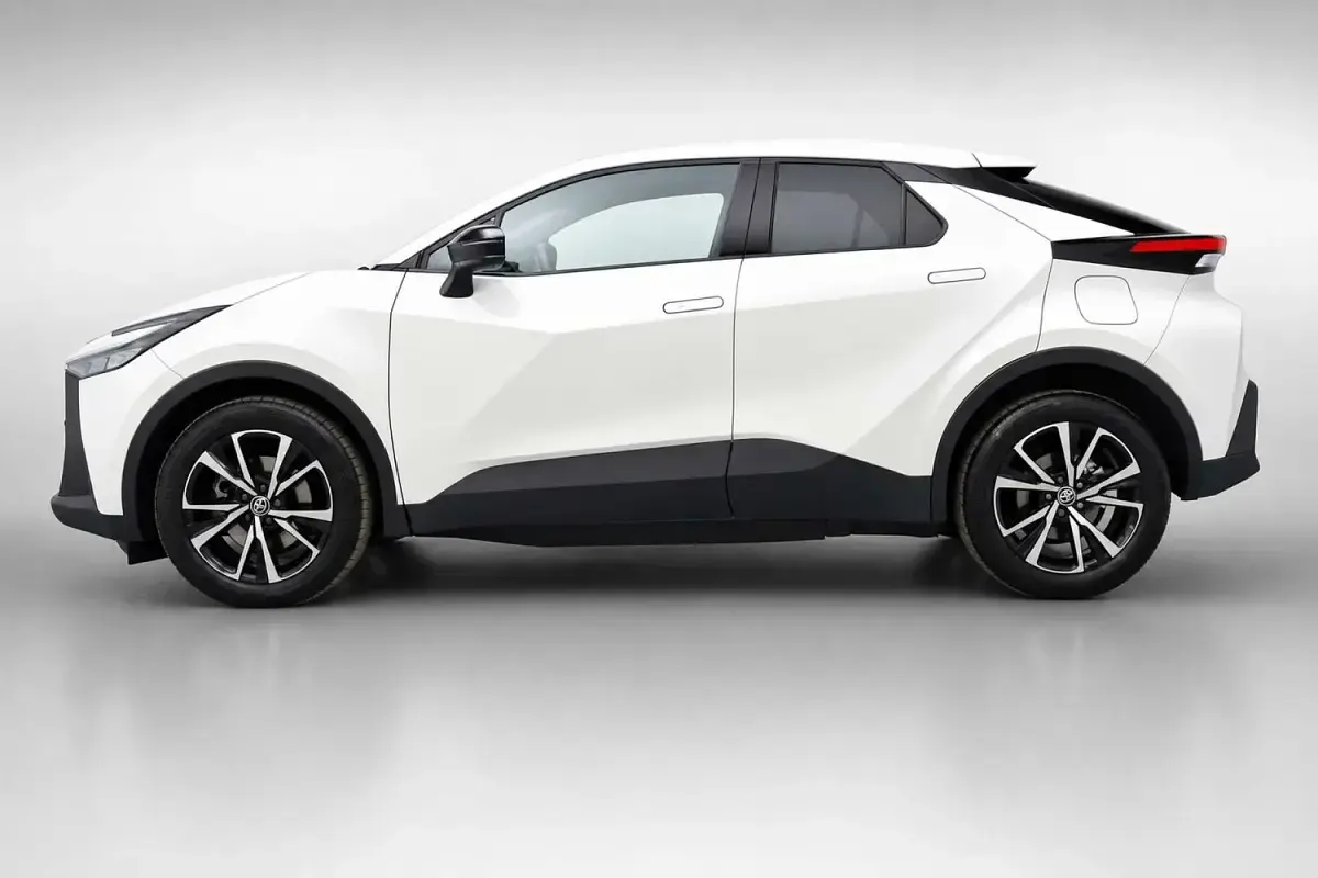Used Toyota C-HR Design 223 HP (164 kW) 2025 White SUV