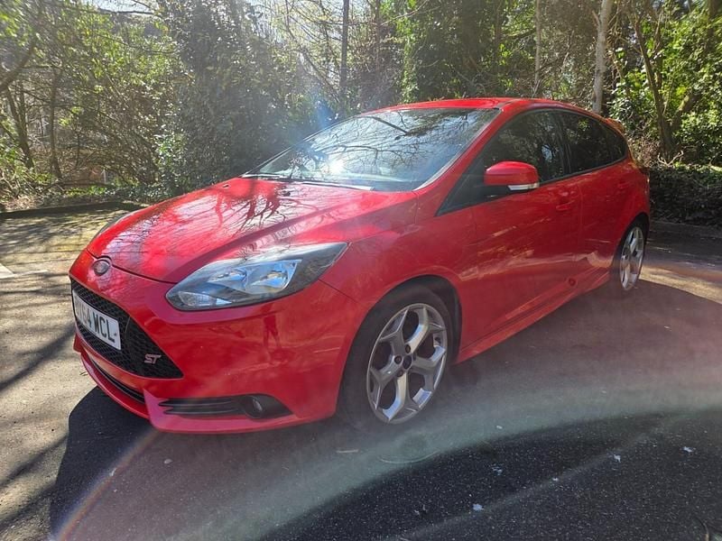 Used Ford Focus ST 2014 Red Hatchback