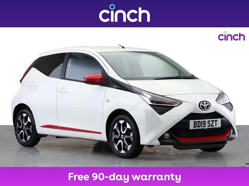 White Used 2019 Toyota Aygo Trend Hatchback | £7,249 (Fair price) - Image 1/3