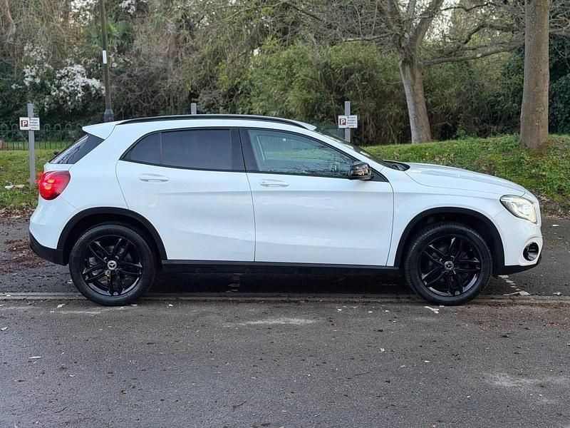 Used Mercedes GLA180 Urban 2019 White SUV