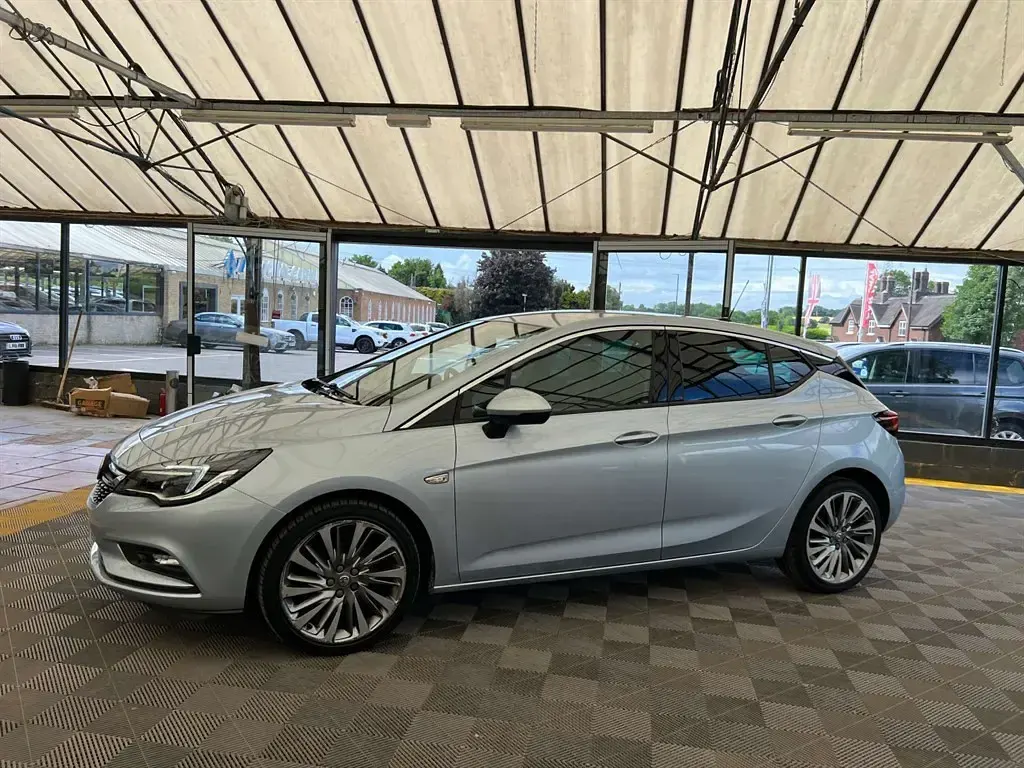 Used Vauxhall Astra 150 HP (110 kW) 2019 Silver Hatchback