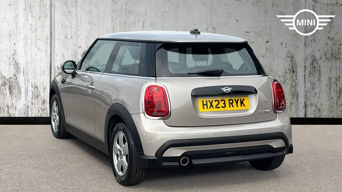 Used Mini Cooper Classic 136 HP (100 kW) 2022 Rooftop grey Hatchback