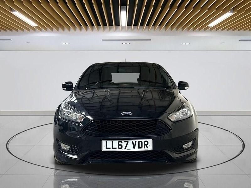 Used Ford Focus ST-Line 140 HP (102 kW) 2017 Black Hatchback