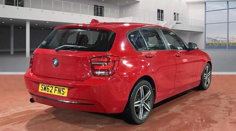 Used BMW 116 Sport Line 2012 Red Hatchback