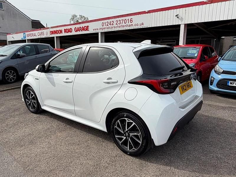 Used Toyota Yaris Hybrid Design 2021 White Hatchback