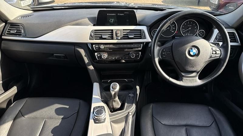 Used BMW 320 181 HP (133 kW) 2019 Grey Estate