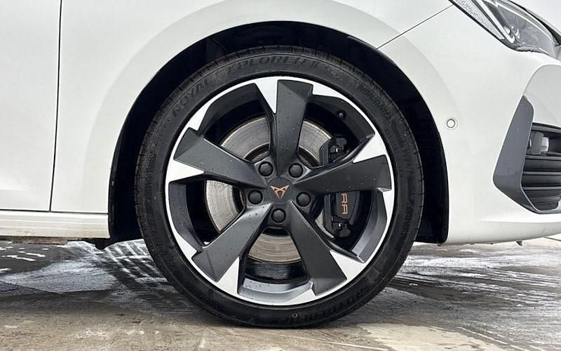 Used Cupra Leon VZ1 245 HP (180 kW) 2023 White Hatchback