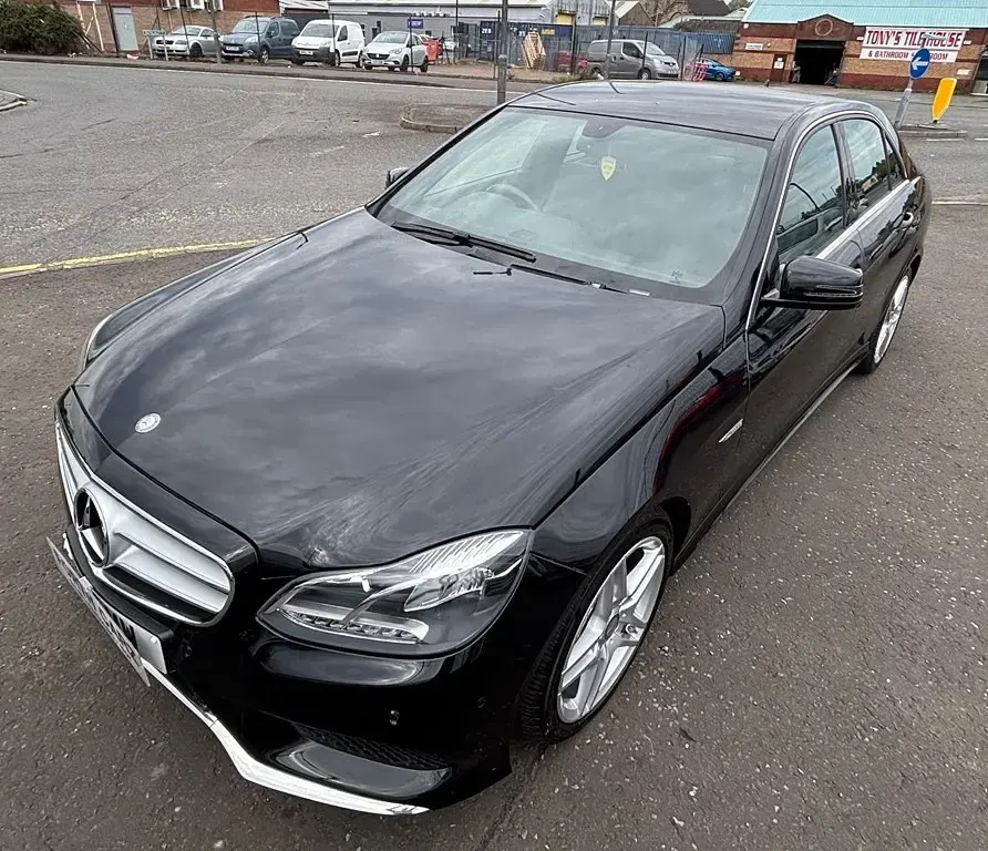 Begagnad Mercedes E220 AMG line 177 HK (130 kW) 2014 Svart Sedan