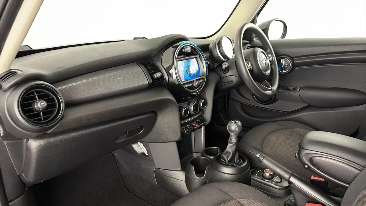 Used Mini Cooper Classic 136 HP (100 kW) 2019 Midnight black Hatchback