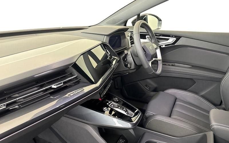 New Audi Q4 e-tron S-Line 150 kW (204 HP) 2026 SUV